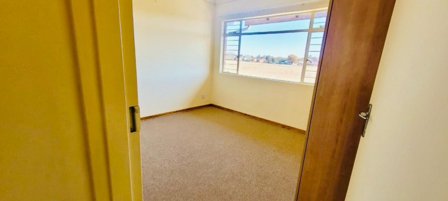 2 Bedroom Property for Sale in Pellissier Free State